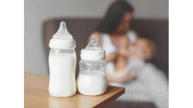 Sữa mẹ tốt hay sữa công thức tốt hơn còn tuỳ thuộc vào nhu cầu của bé
