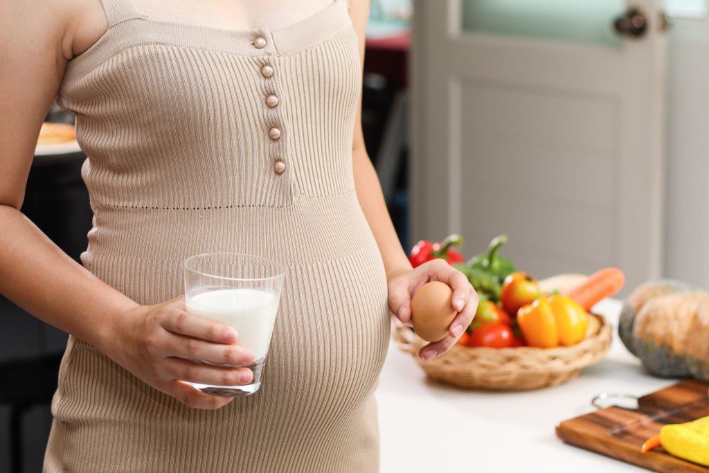 Giải đáp: Uống sữa gì để thai nhi tăng cân nhanh, sinh dễ? 1