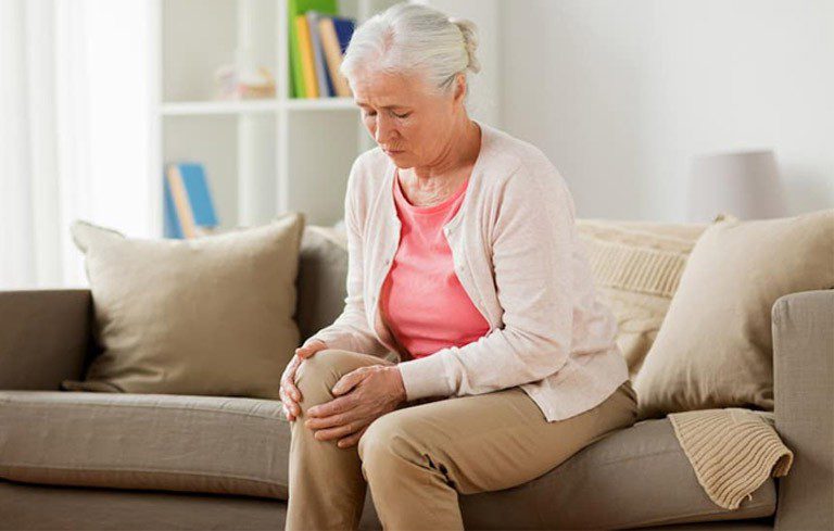 Gợi ý cách chữa đau khớp gối cho người già tại nhà hiệu quả 1