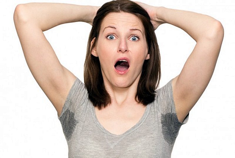 Hạ đường huyết vã mồ hôi và cách xử lý