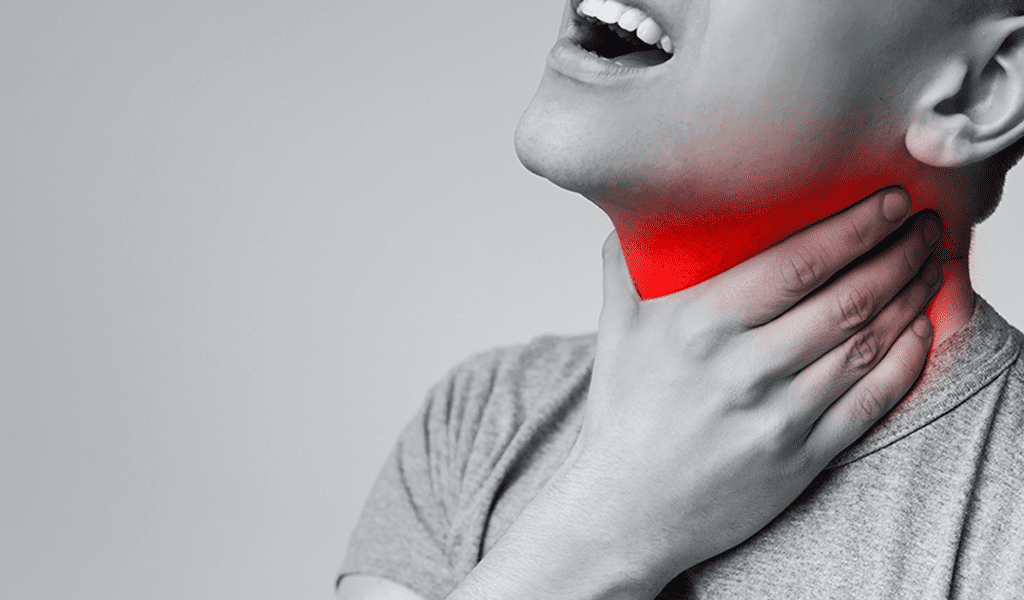 Đau họng là dấu hiệu của ung thư thanh quản