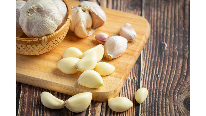Cách chữa nấm móng tay dân gian không phải ai cũng biết 3 Cách chữa nấm móng tay dân gian không phải ai cũng biết 2
