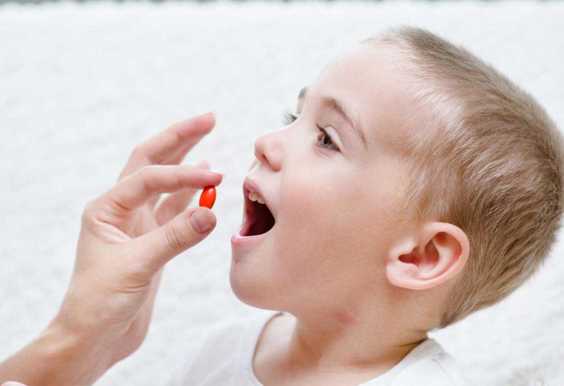 Có nên cho trẻ nhỏ uống thuốc bổ mắt không? Nên lựa chọn thuốc bổ mắt cho trẻ như thế nào?
