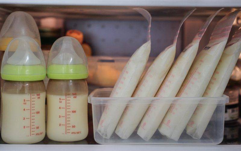 Túi trữ sữa có phải tiệt trùng không là thắc mắc của nhiều mẹ