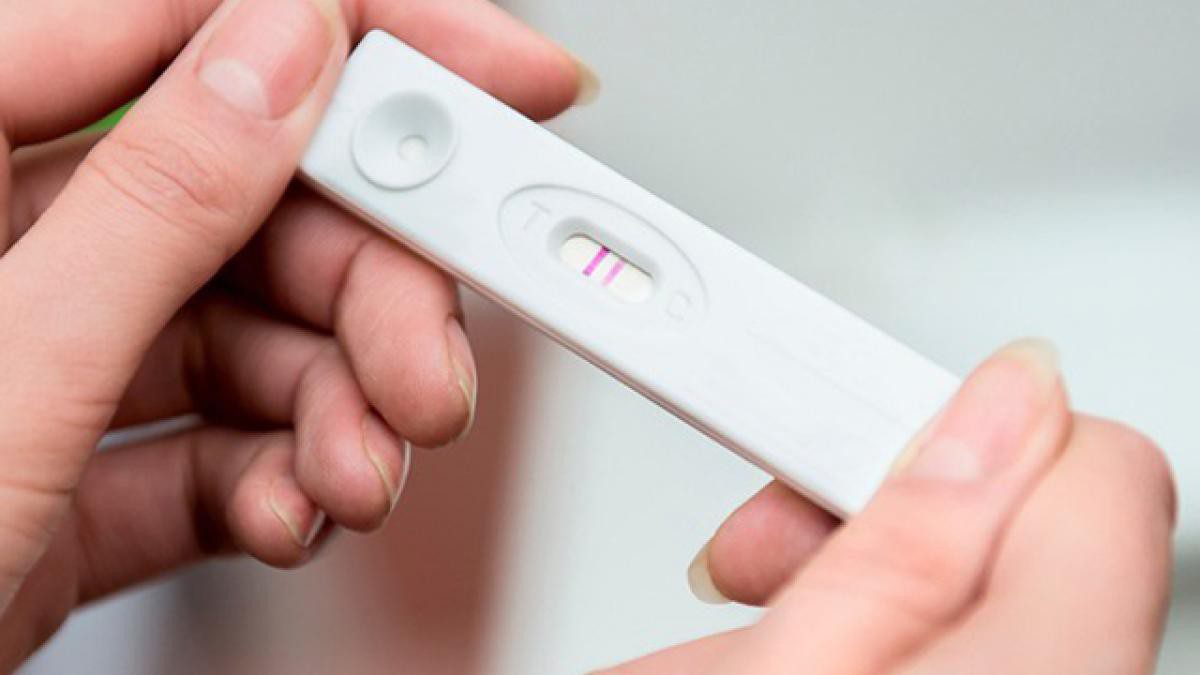 Que thử thai hoạt động như thế nào? Thai chưa vào tử cung thử que có lên không? 1