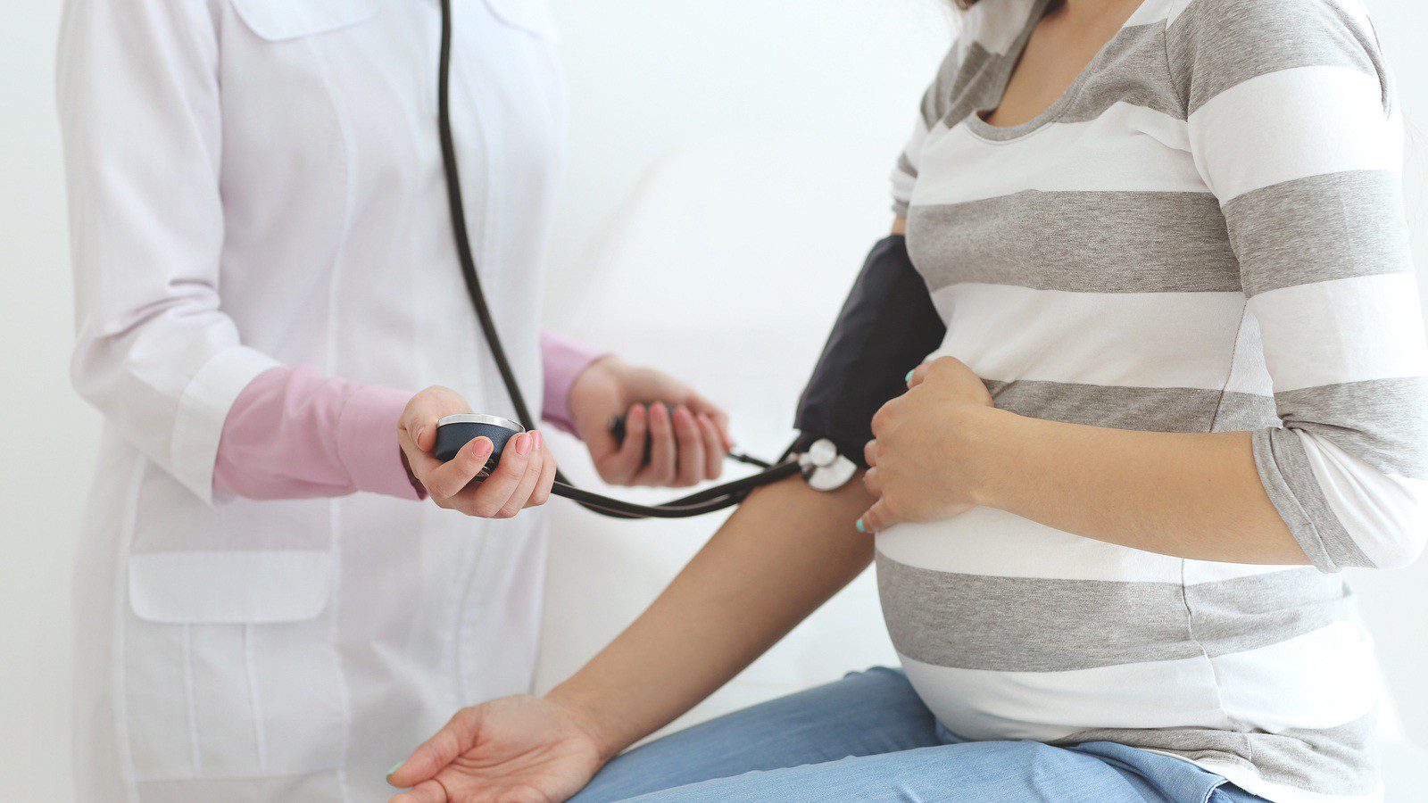 Tìm hiểu huyết áp bà bầu bao nhiêu là bình thường?